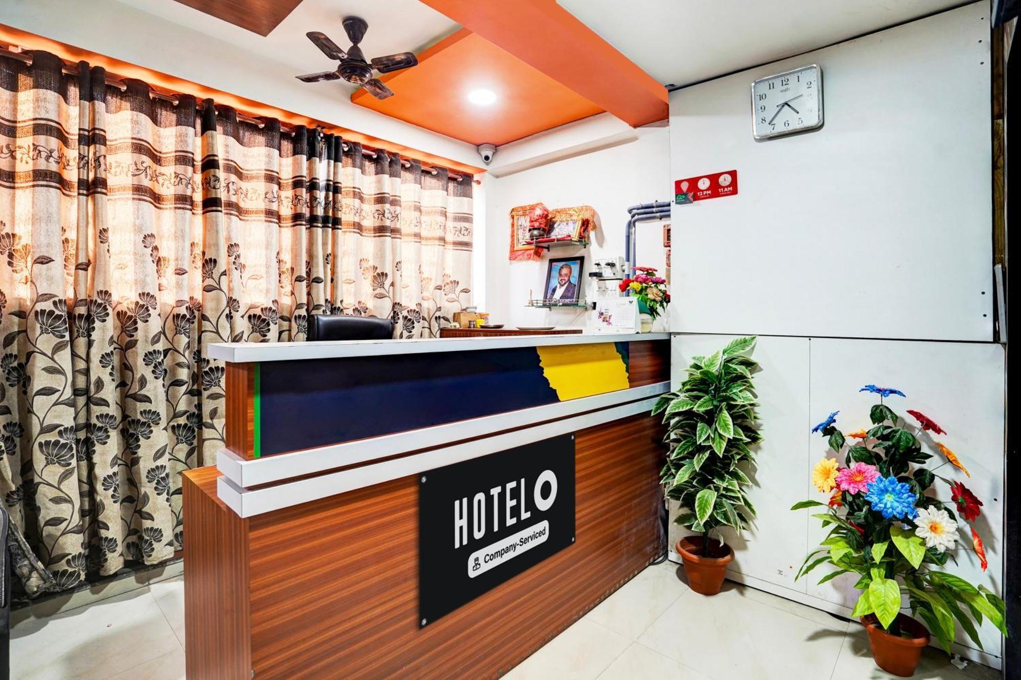 Super Hotel O Geeta Mandir Formerly Hotel Green Park Ахмедабад Экстерьер фото