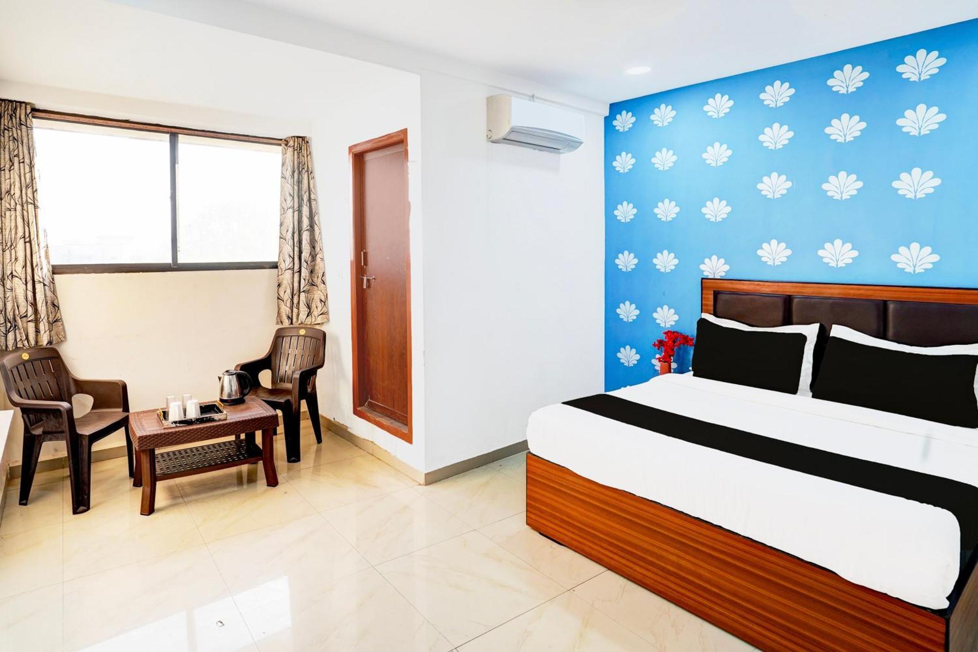 Super Hotel O Geeta Mandir Formerly Hotel Green Park Ахмедабад Экстерьер фото