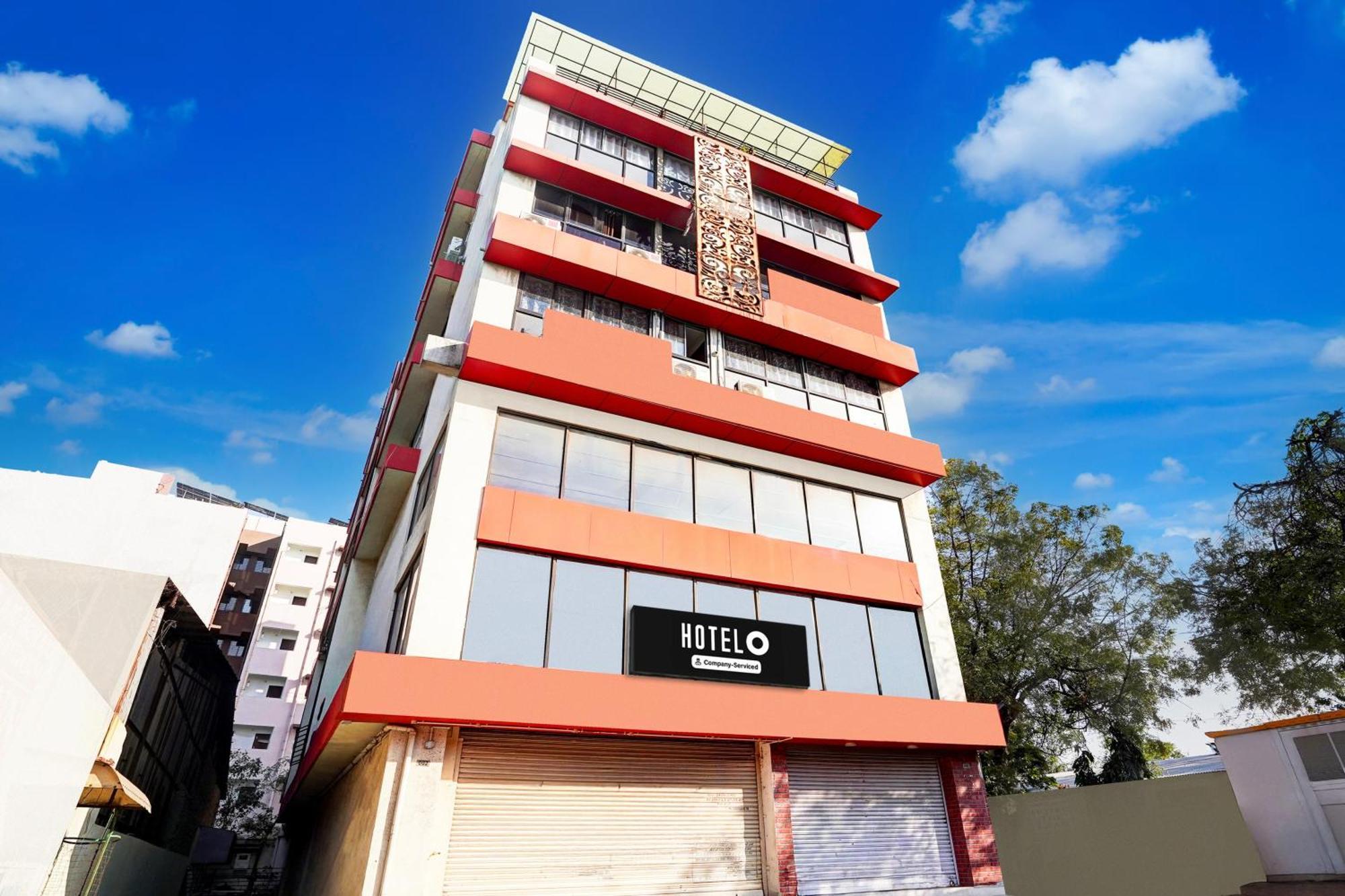 Super Hotel O Geeta Mandir Formerly Hotel Green Park Ахмедабад Экстерьер фото