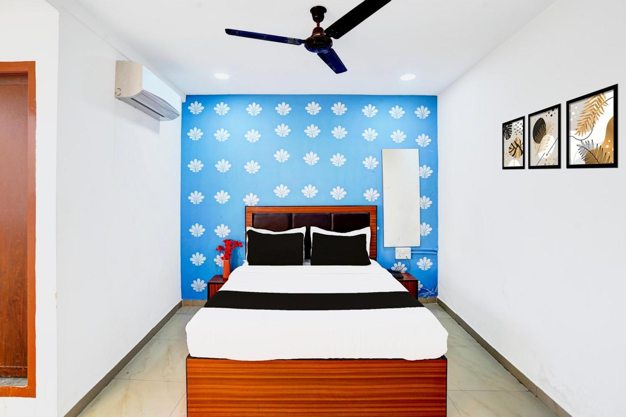 Super Hotel O Geeta Mandir Formerly Hotel Green Park Ахмедабад Экстерьер фото